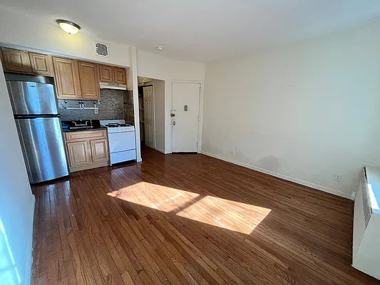 Rented by Compass | media 7
