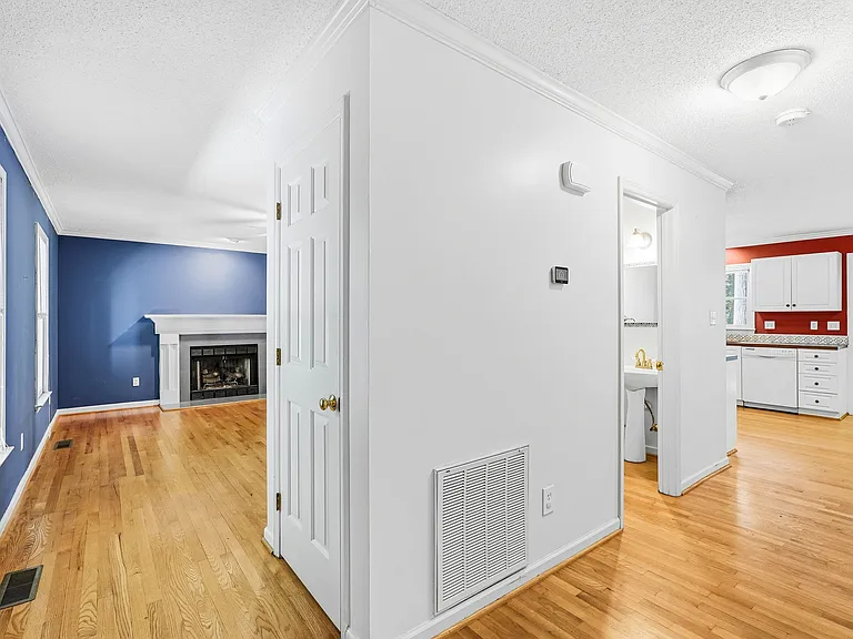 1424 Brookwood Dr — Photo 21