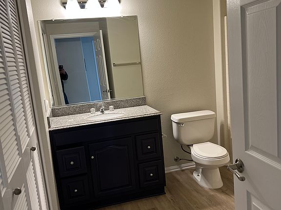 4th image of 25033 Delphinium Ave APT 103