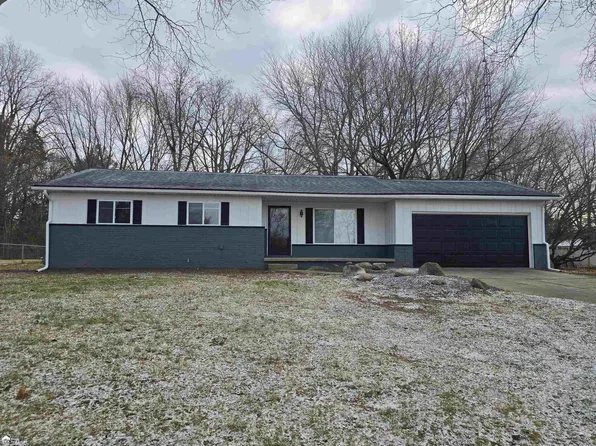 1043 Balmoral Pkwy, Flint, MI 48532