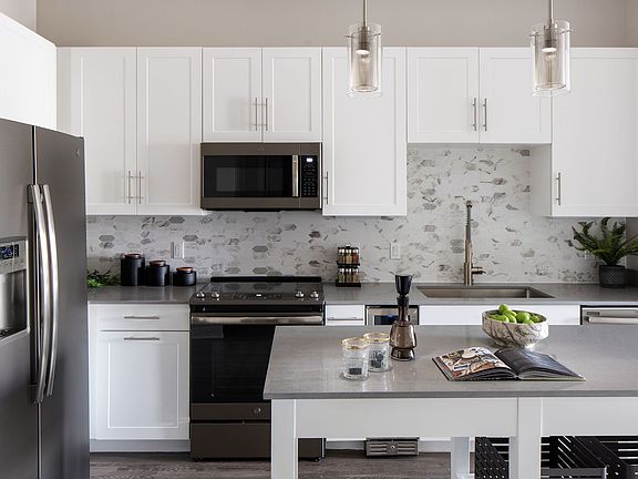4th image of 1400 Morgan Stanley Ave #302
