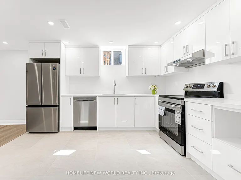 80 Weslock Cres — Photo 12