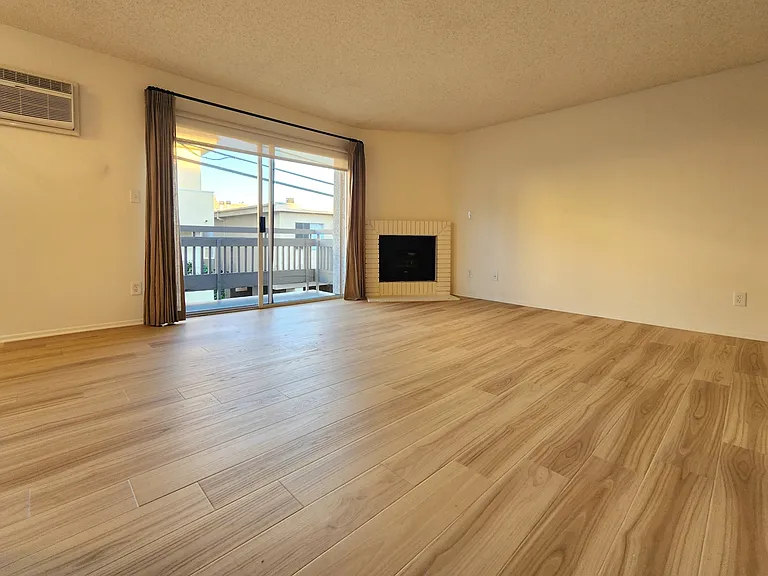 1410 Wellesley Ave #205 — Photo 5