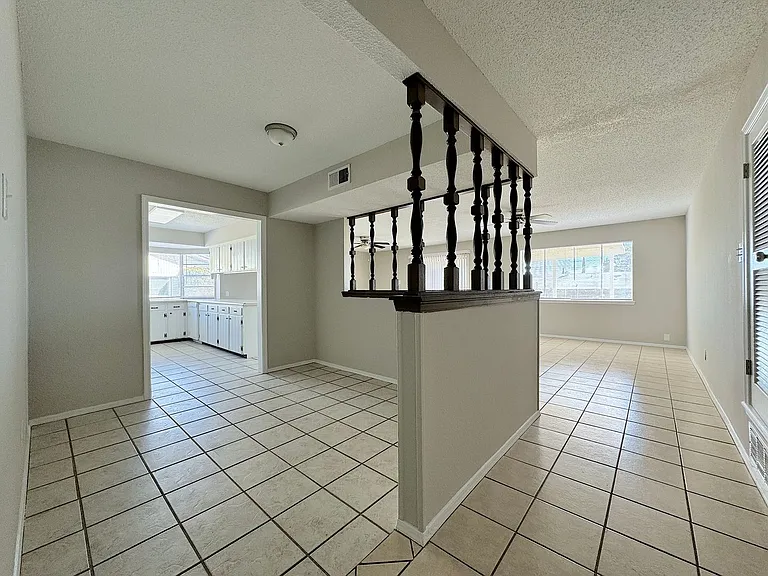 10200 Galahad Way — Photo 2
