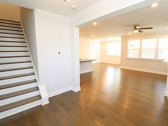 3rd image of 2932 Green Tractor Ave