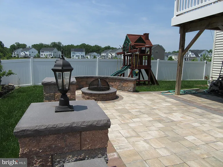220 Jenny Dr — Photo 19