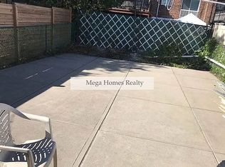 21-22 47th St #1, Astoria, NY 11105