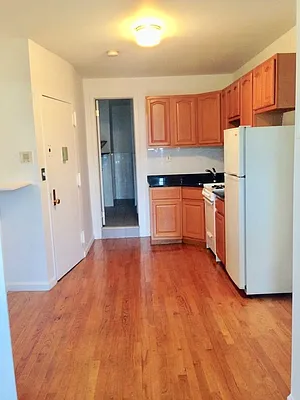 Rented by Warren T Real Estate Corp. | media 22