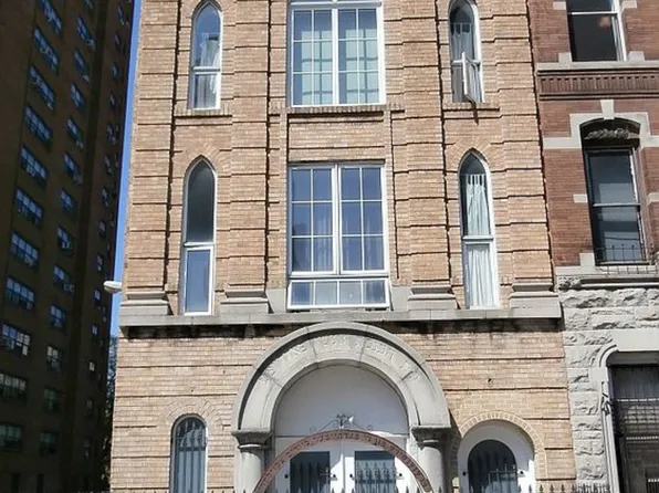 108 E 1st St #2, New York, NY 10009