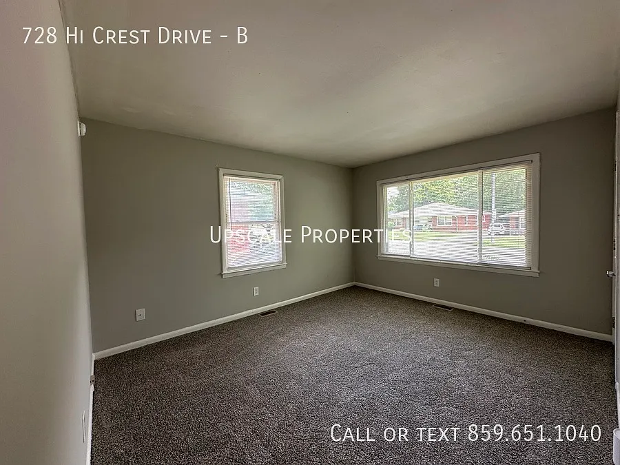 728 Hi Crest Drive — Photo 3