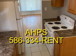 944 E Morehouse Ave, Hazel Park, MI 48030