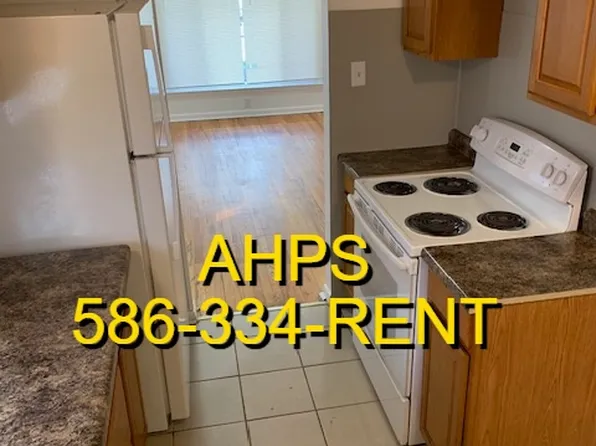 944 E Morehouse Ave, Hazel Park, MI 48030