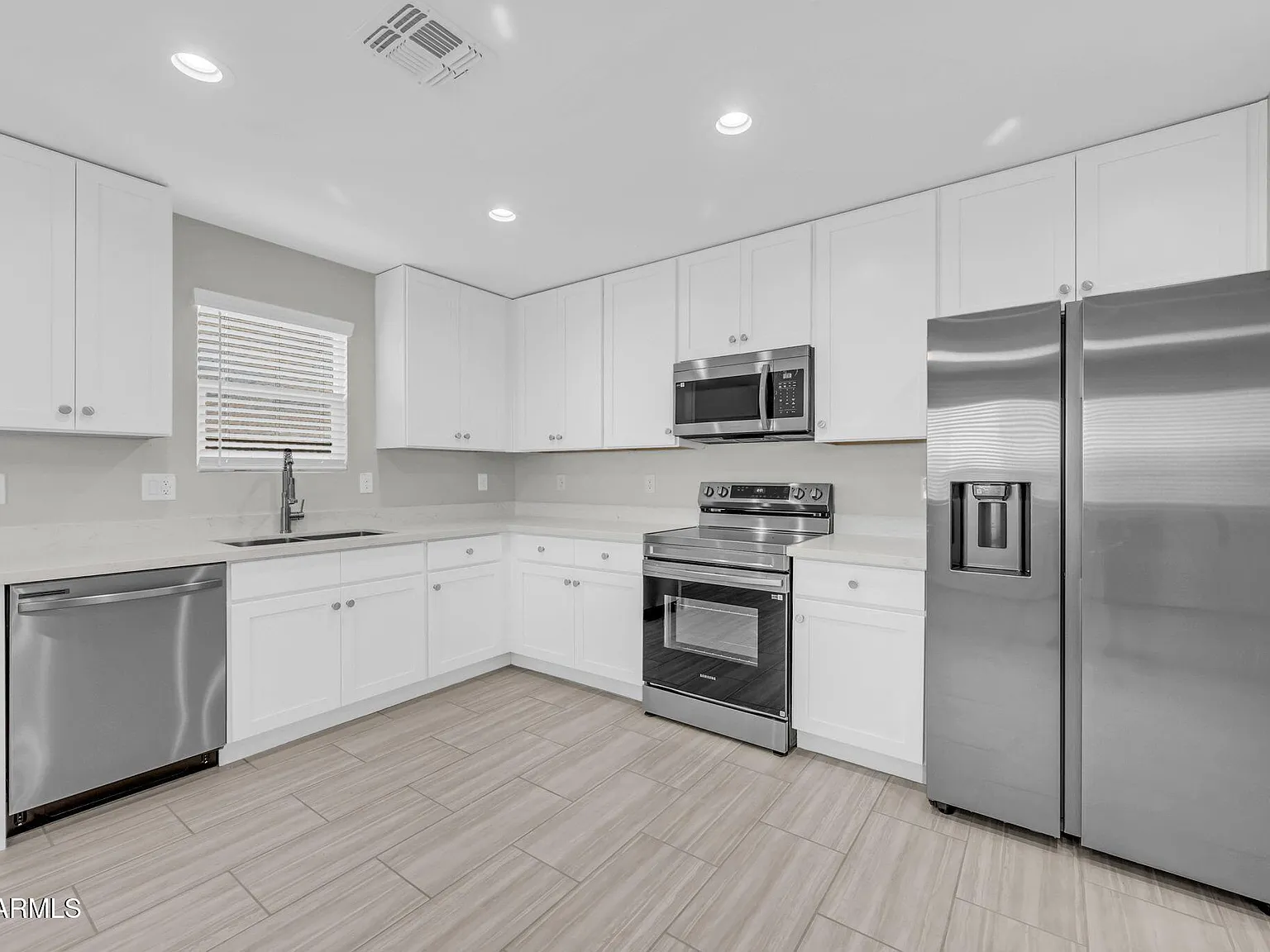 3 bed, 2.0 bath, 1210 sqft, $1,400 — Photo 4