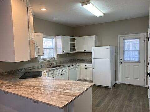 5th image of 119 Argonaut St APT A