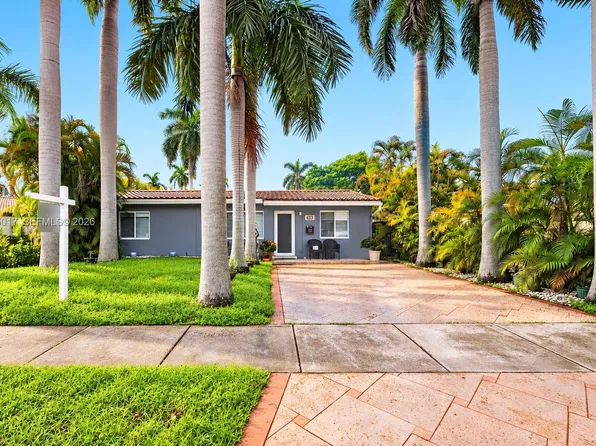 918 NE 4th St, Hallandale Beach, FL 33009