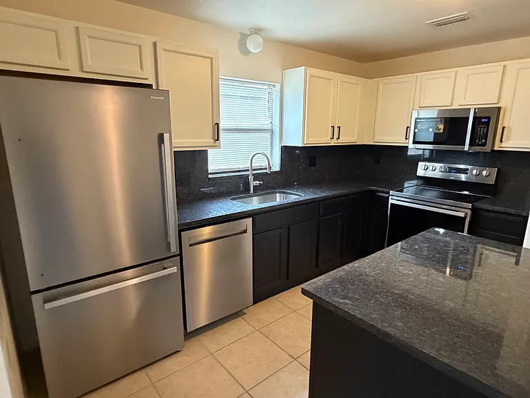 816 Angela Ave — Photo 5