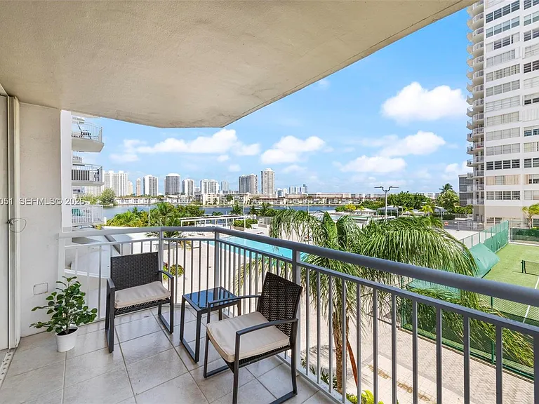 18061 Biscayne Blvd #303 — Photo 28