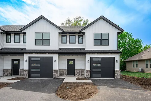 2215 Wentworth Ave #1 Photo 1