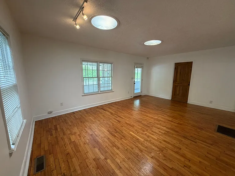 278 Toccoa Ave — Photo 7