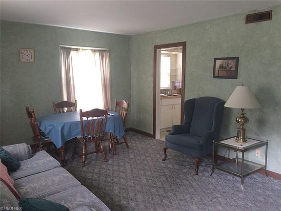 3rd image of 2375 Suncrest Dr