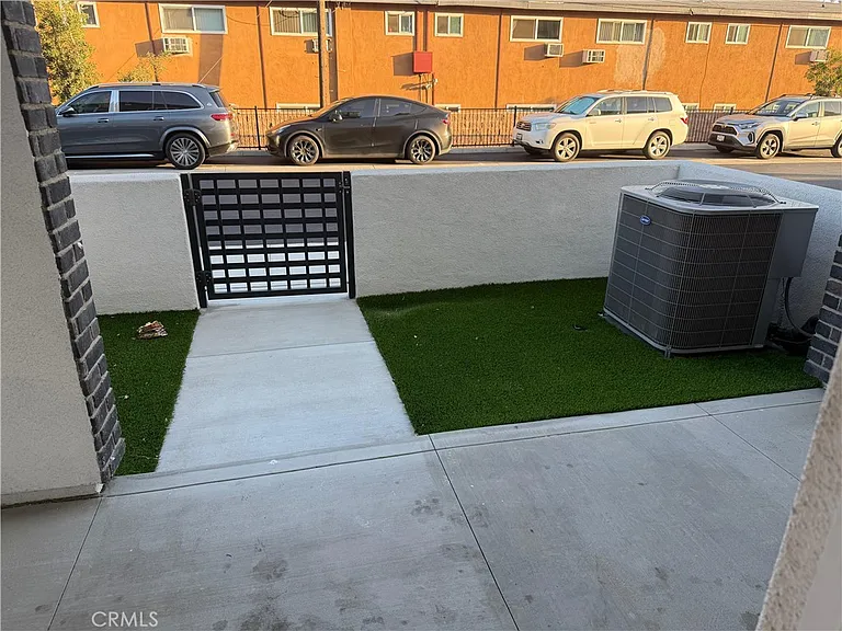 216 Lockhart Way — Photo 9