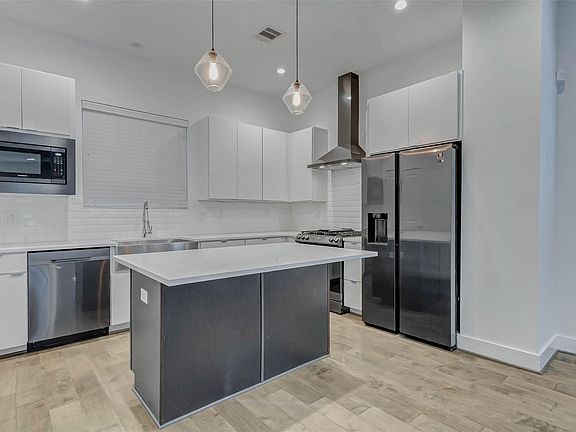 4th image of 5859 Dolores St