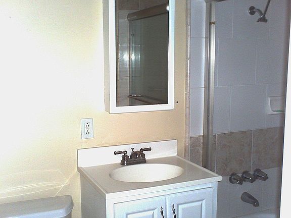5th image of 3325 Bruce Dr