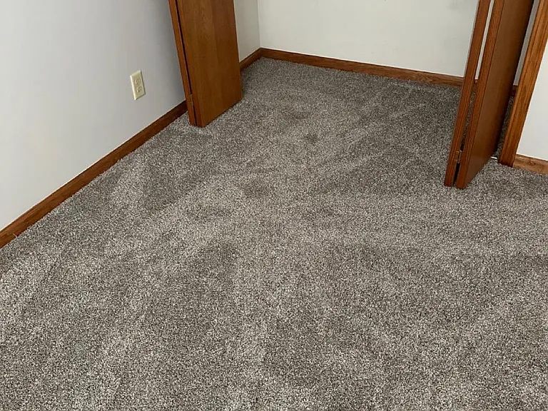 915 Phillips Dr — Photo 14