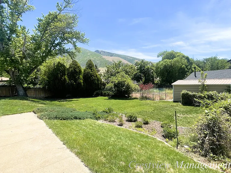 1498 E Pioneer Rd — Photo 31