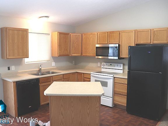 3rd image of 901 Gunners Ct
