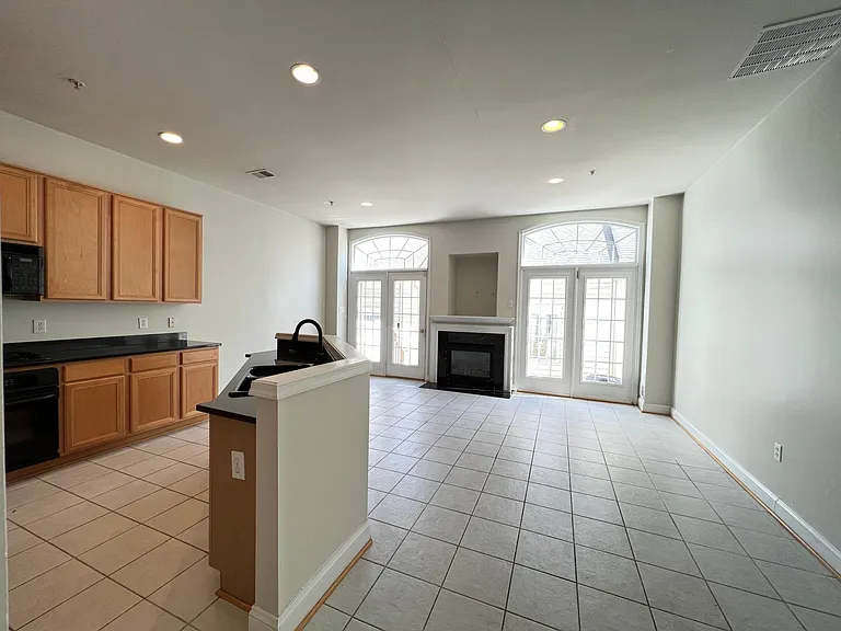 13027 Town Commons Dr — Photo 4