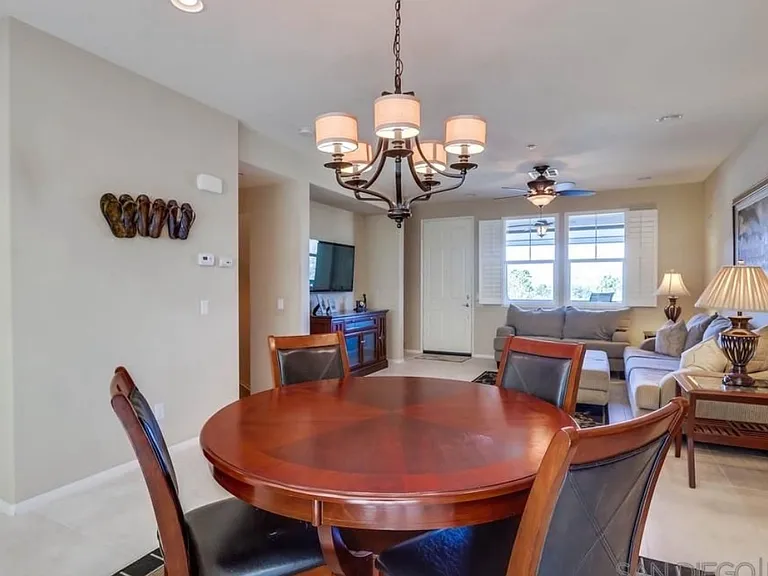 3015 Cole Grade Dr — Photo 2