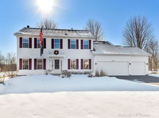 130 S Hankes Rd, Aurora, IL 60506