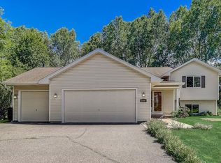 2164 McAfee Cir, Saint Paul, MN 55109