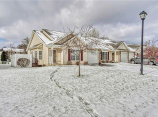 215 Rayfield Cir, Webster, NY 14580