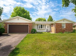 2010 Peachtree Ln, South Bend, IN 46617
