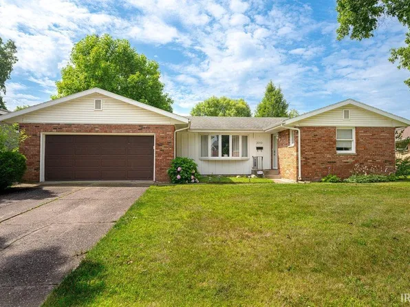 2010 Peachtree Ln, South Bend, IN 46617