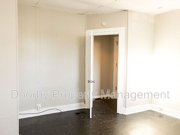 5th image of 4627 Kirkland Ave