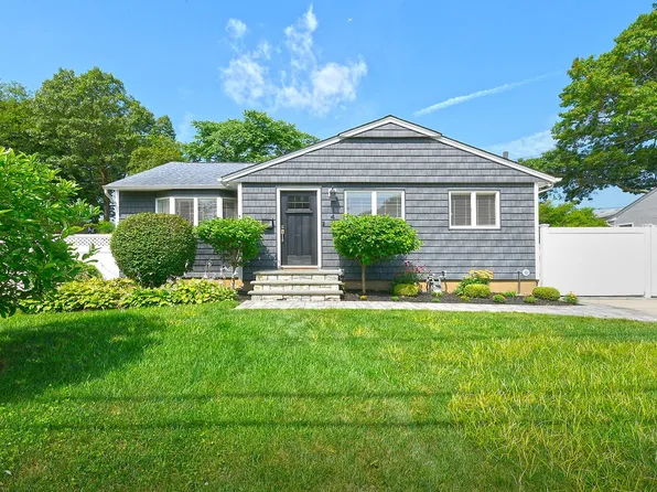 1476 Washington Avenue, Seaford, NY 11783