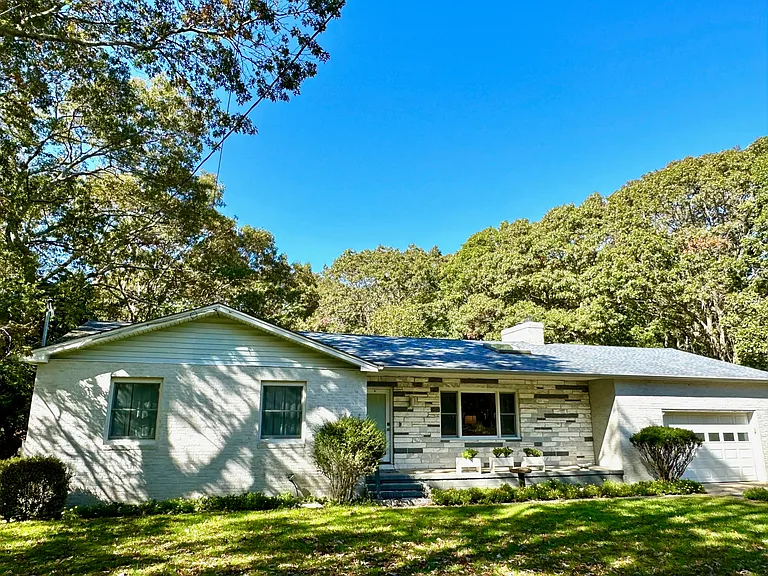 Accabonac Rd — Photo 18