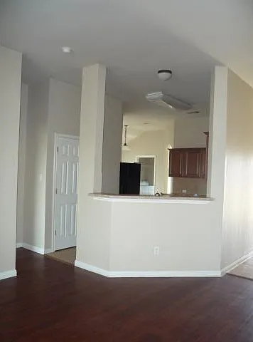 102 Aguilar Dr — Photo 4