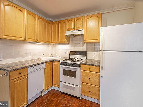 4th image of 403 S 23rd St
