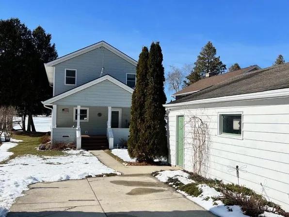 81 East Shore DRIVE, Random Lake, WI 53075