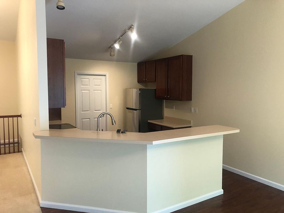 2nd image of 709 Thayer Ct
