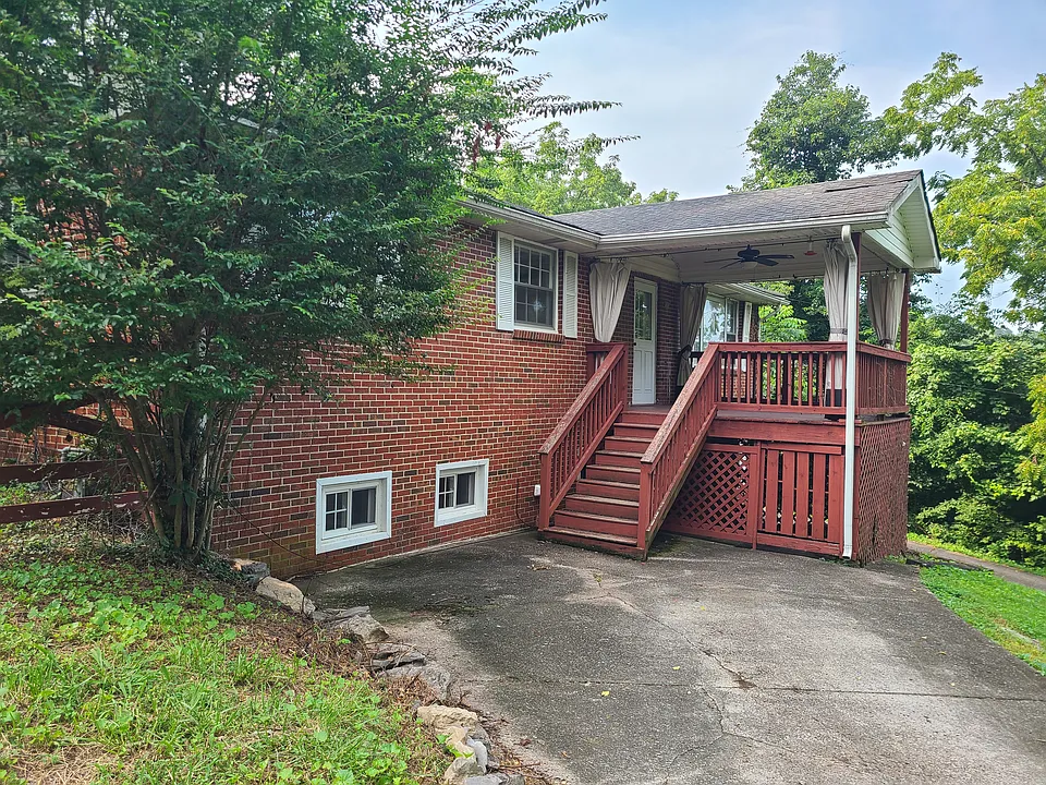 1511 Franklin Rd