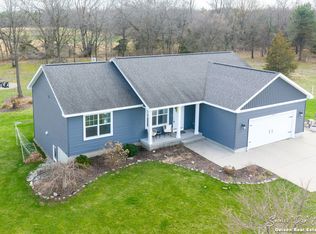 9701 Coyote Trl, Belding, MI 48809
