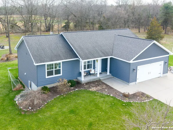 9701 Coyote Trl, Belding, MI 48809
