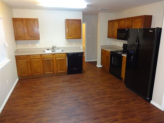 3rd image of 2504 Sierra Dr