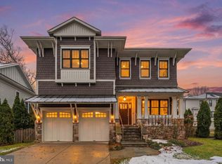 1105 Lakewood Dr SW, Vienna, VA 22180