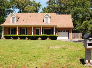 221 Millstone Cir, Clarksville, TN 37042